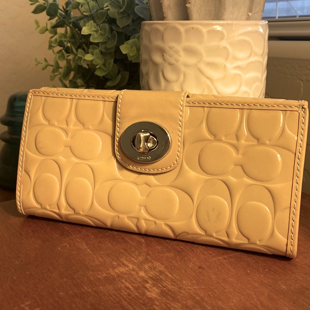 Coach wallet